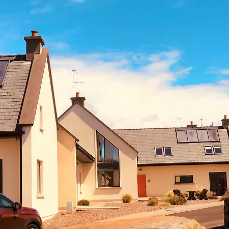 Derrynane & Holiday Homes Hotel 3*